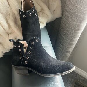 Stylish Black Ankle Boots Sketchers Womens memory foam size 9.